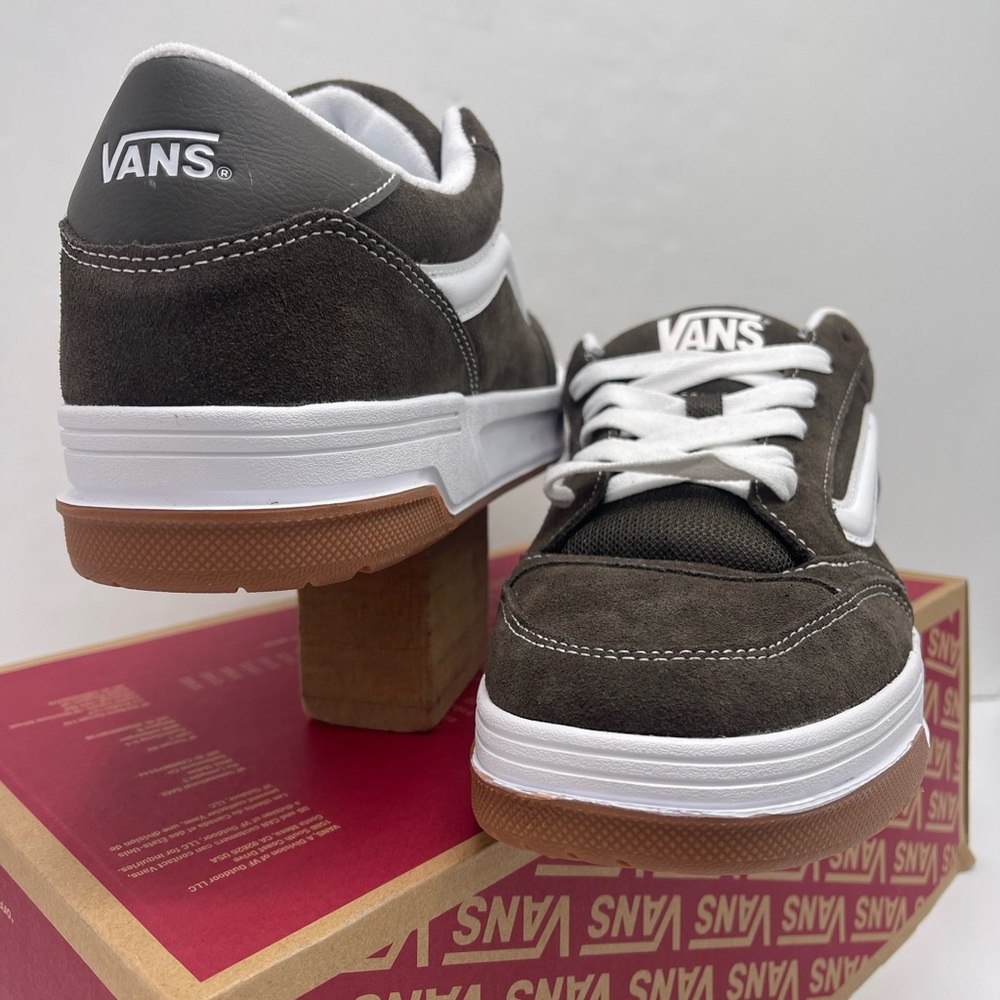 Vans Men's Brown Suede Hylane
Suede Brown
VN000D26DFN Sneakers - Picture 6 of 16